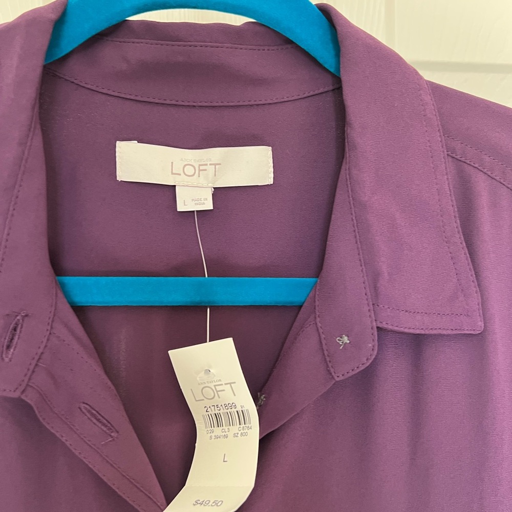 LOFT Plum Button-Front Blouse NWT Size large - Picture 2 of 3